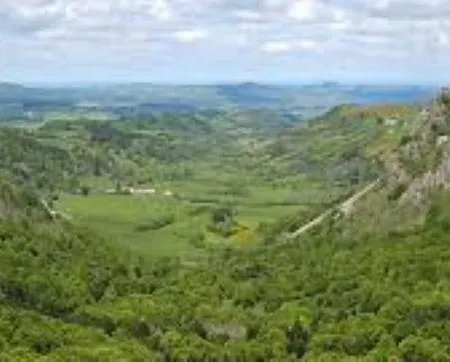 Lilas, Saint Antoine, Orcival, Entre Sancy Et Volcans. أورسيفال