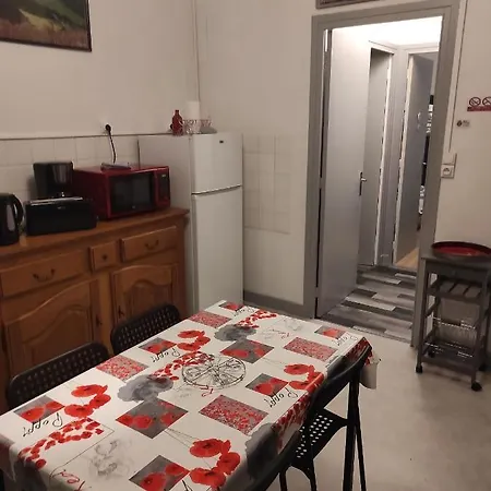 Lilas, Saint Antoine, Orcival, Entre Sancy Et Volcans. شقة