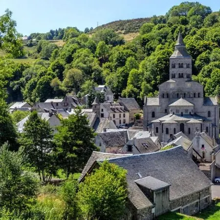 Lilas, Saint Antoine, Orcival, Entre Sancy Et Volcans.